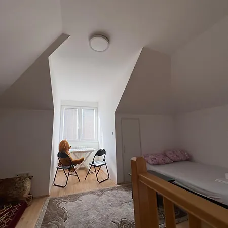 Royal Hills Apartman *